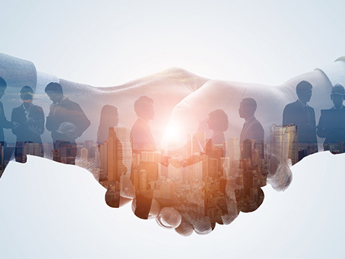 握手をしている画像